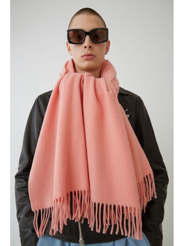 Fringed scarf pale pink