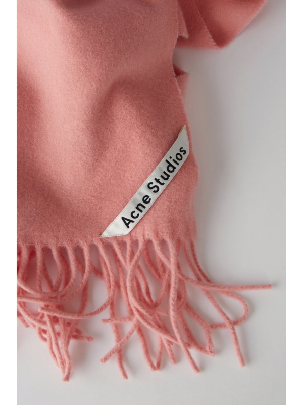 Skinny fringed scarf pale pink